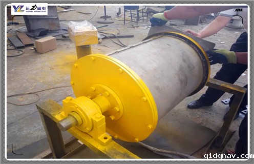 永磁滚筒，贵州永磁滚筒除铁器_滚筒磁选机多少钱一台，贵州永磁滚筒除铁器工作原理