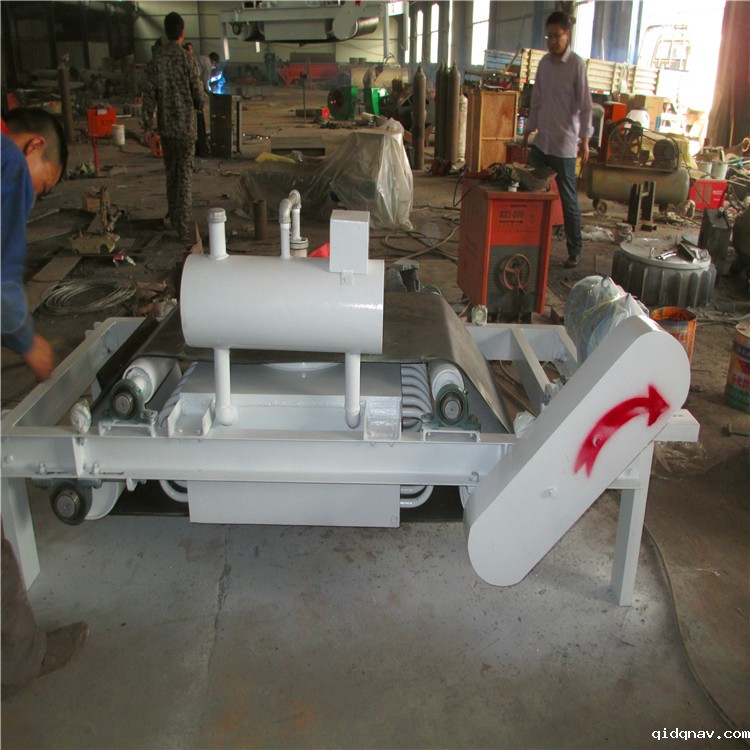 油冷自卸式除铁器