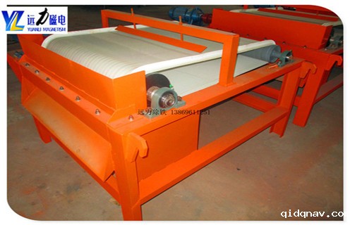 1.小型干式磁选机受欢迎的原因 1.1.由于近期铁矿石价格继续上涨,磁选矿机的节能效率提出了新的要求; 1.2.小型干式磁选机市场,不仅为用户降低投资成本,而且可以创造相当的经济价值. 1.3.小型干式磁选机的普及,使得一些老式磁选机逐渐淘汰. 1.4.taptap安装包入口提供完善的生产小型干式磁选机,所生产的设备得到了广大用户的广泛赞誉,该设备采用永磁系统,采用移动式式运行方式提高了材料的利用率. 1.5.小型磁选机设备在行业中推动新型设备的发展,进一步满足除铁工业的需要,并在除铁工业的应用中发挥了很大的推动作用 2.矿用小型磁选机价格与磁系的关系 2.1磁选机的价格和磁块的尺寸是密不可分的,有很多用户不明白与磁块的关系,今天远力小编给你一个详细分析它们之间的关系,磁管包括磁块和圆筒,我们先核算下成本价格,磁块的价格还没有下降,一块高强磁的磁强度会几百块钱,这样我们可以计算出来. 2.2磁选机滚筒的尺寸越大,所需磁铁的磁场强度越大,磁性块越高,磁铁的强度要求也越高,使得磁选机的价格由气缸的成本决定.