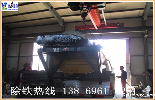 为什么普通型干式磁选机的跑尾情况比较高,潍坊taptap安装包入口生产的干式磁选机具有磁系设计结构先进.整机重量轻.运转快速可靠.而且维修方便.干式磁选机非常适用于干旱缺水地区, 这样不仅能够节省水资源,而且能够为客户降低选矿成本,为超贫磁铁矿开采和利用开辟了一条新途径.​